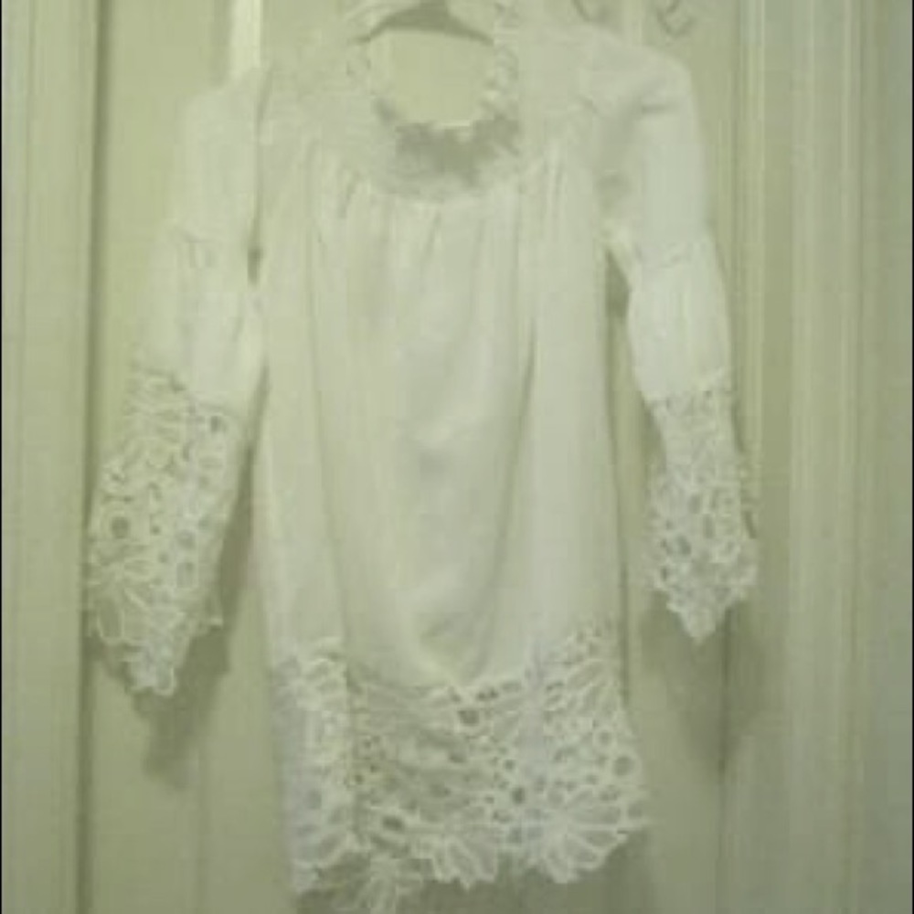 Woman’s lace sleeve blouse
